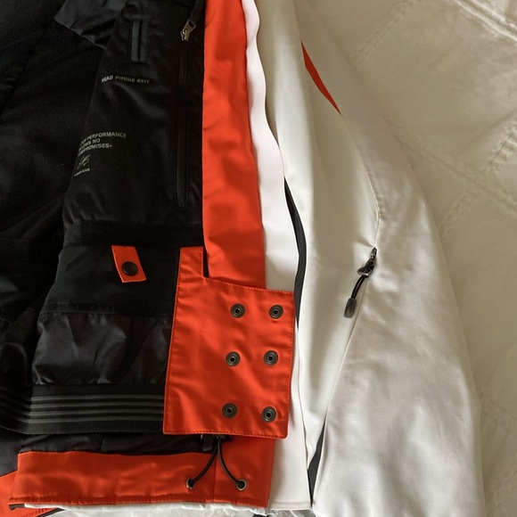 Kjus women’s ski jacket. Gorgeous, classic white with black & orange detailing. - Picture 6 of 9